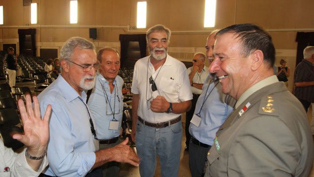 1° raduno Ascoli Piceno dal 9 al 10 settembre 2011 -  foto...187 - vengono scambiati i regali